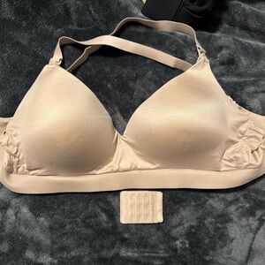 Kindred Bravely Minimalist Hands-Free Pumping and Nursing Bra